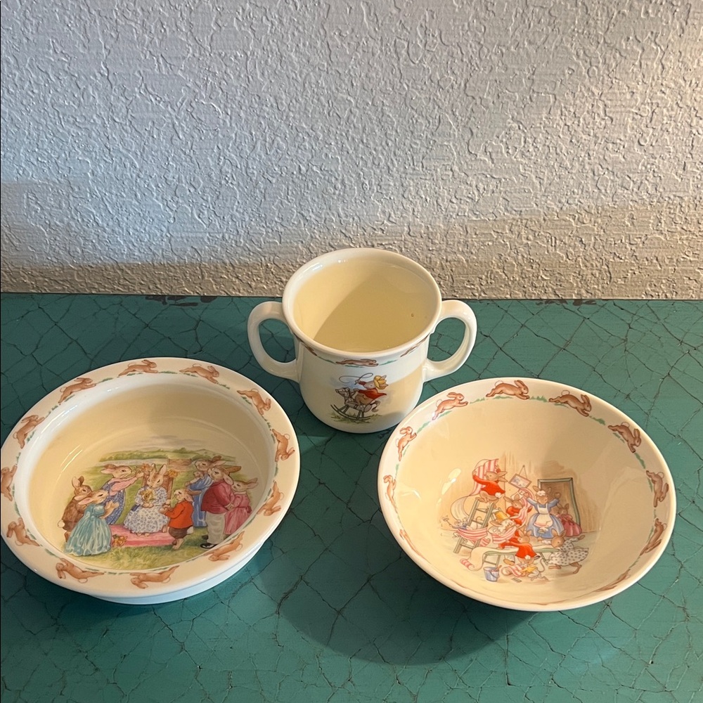 Royal Doulton Bunnykins Classic Children's Party Dish Set with rabbit Design